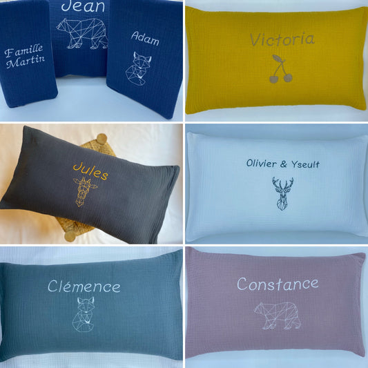 Coussin gaze de coton brodé personnalisé prénom et motif GRIS