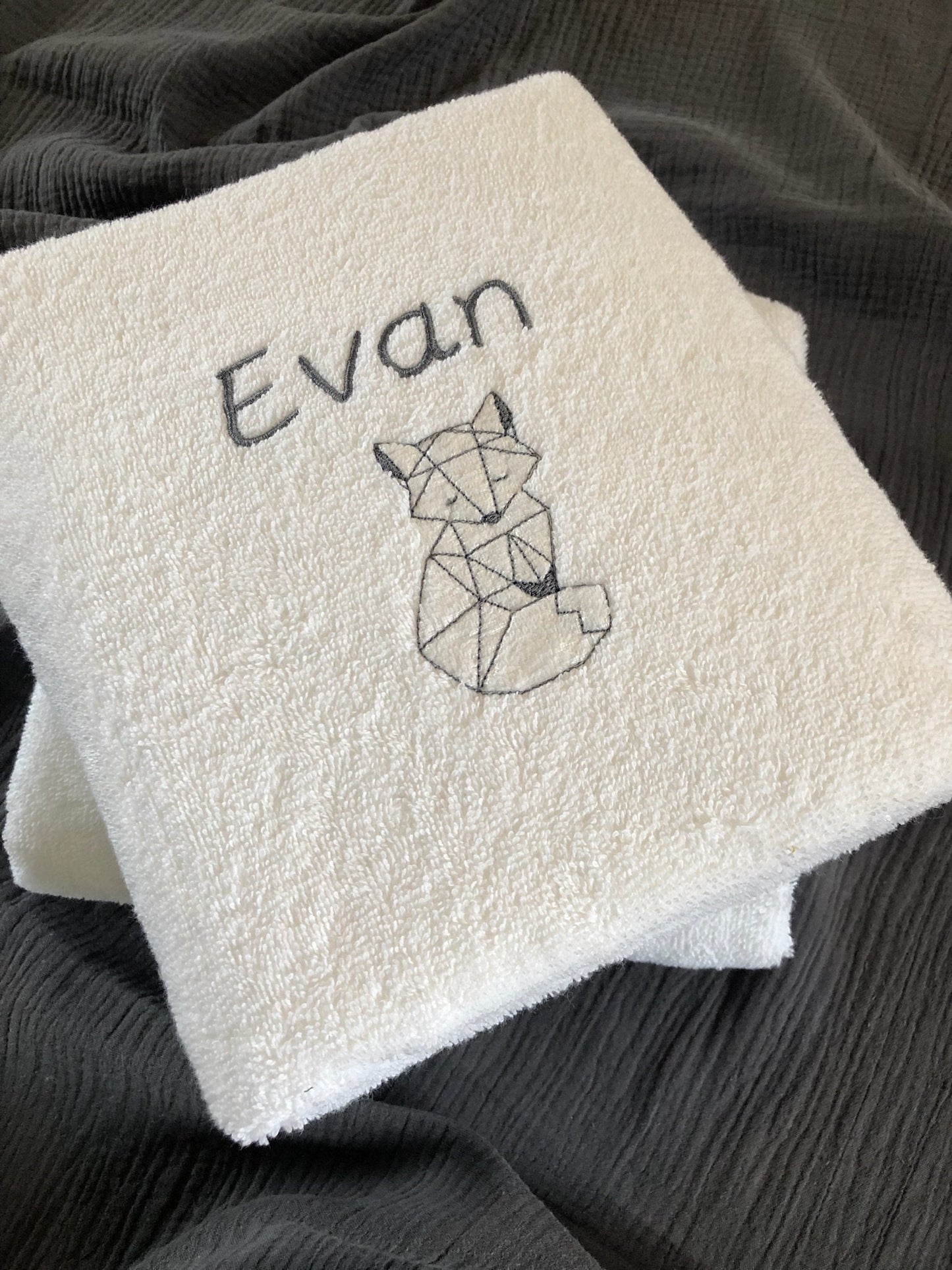 Drap de bain personnalisé brodé