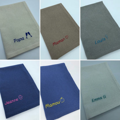 Serviette de table brodée personnalisée motif gris