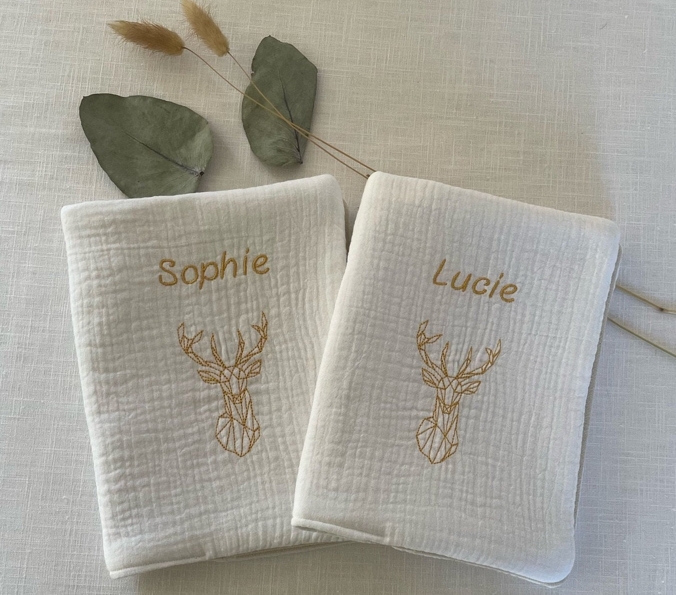 Protège carnet de santé brodé personnalisé MOTIF LAPIN
